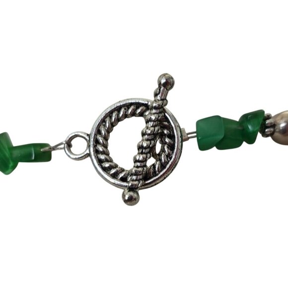 Vintage Beaded Christmas Necklace 18"  Toggle Clasp Featuring Red & Green Beads - Picture 3 of 4